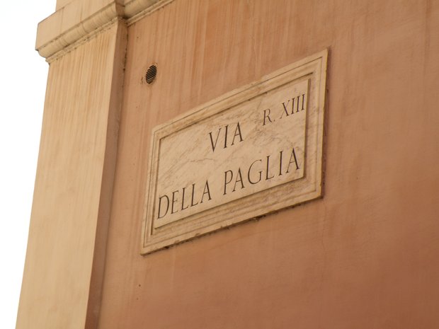  plaque de rue (Via della Paglia)